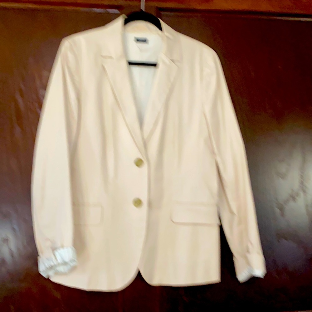 Blazer smoke free home